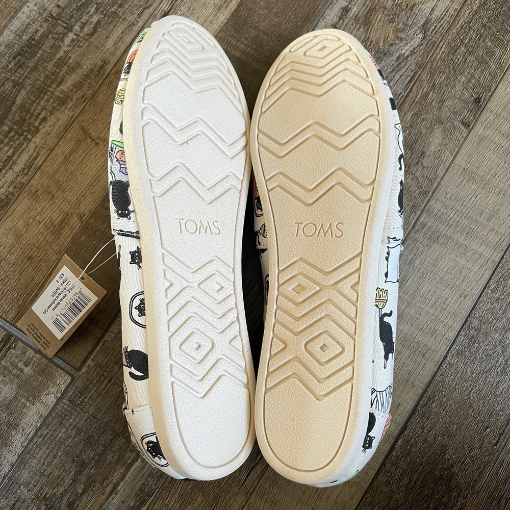 Toms Women's Belmont Natural Halloween Cats Slip On Size 8 Canvas Skeleton NWT - Picture 9 of 9